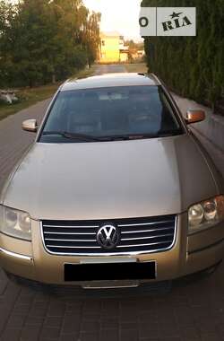 Седан Volkswagen Passat 2004 в Луцке