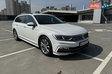 Универсал Volkswagen Passat 2015 в Киеве