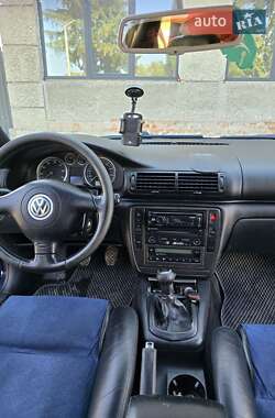 Седан Volkswagen Passat 2002 в 