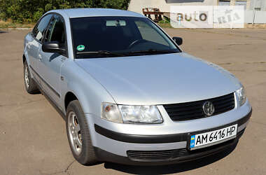 Седан Volkswagen Passat 1999 в Попільні