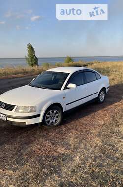 Седан Volkswagen Passat 1997 в Обухові