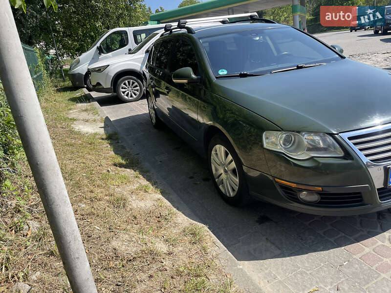 Універсал Volkswagen Passat 2010 в Львові