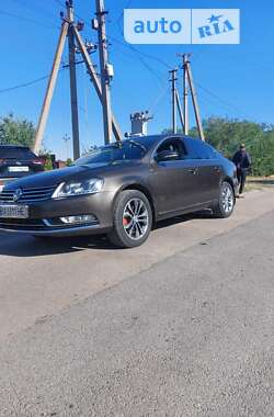 Седан Volkswagen Passat 2012 в Устиновке