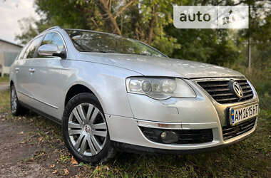 Универсал Volkswagen Passat 2006 в Коростене