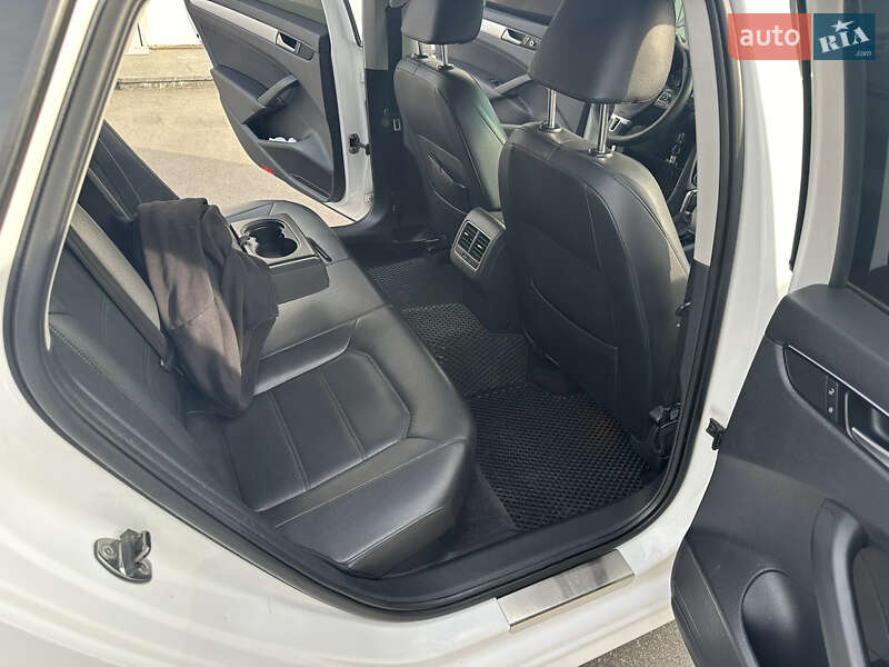 Седан Volkswagen Passat 2012 в Киеве фото 28 Седан Volkswagen Passat 2012 в Киеве