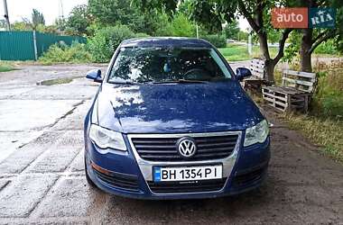 Седан Volkswagen Passat 2005 в Великій Михайлівці