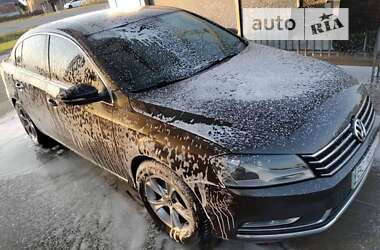 Седан Volkswagen Passat 2012 в Трускавце