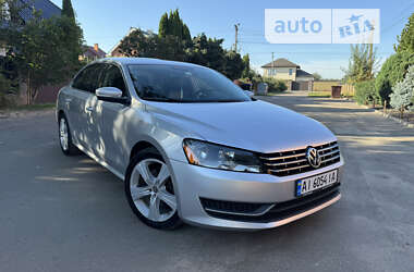 Седан Volkswagen Passat 2011 в Києві