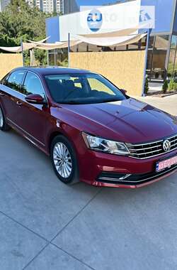 Седан Volkswagen Passat 2016 в Киеве