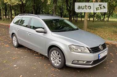 Універсал Volkswagen Passat 2012 в Володимир-Волинському