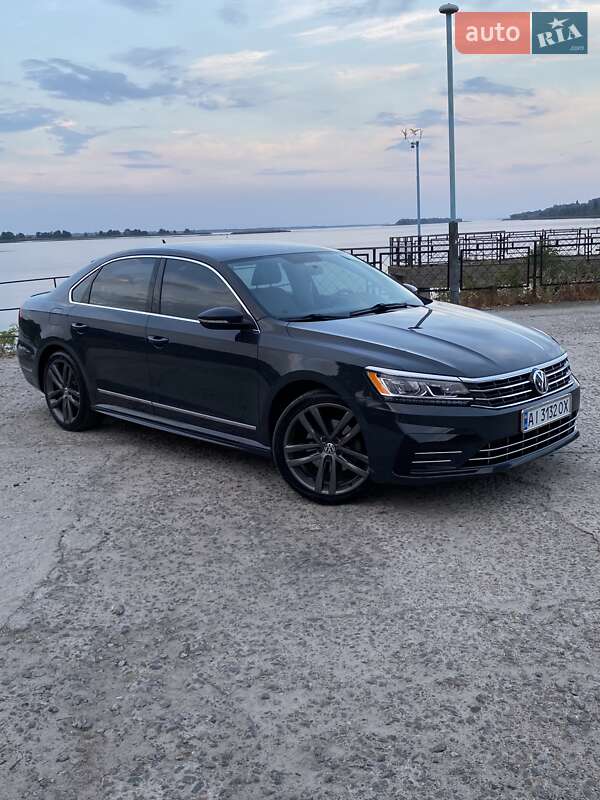 Седан Volkswagen Passat 2016 в Ржищеве