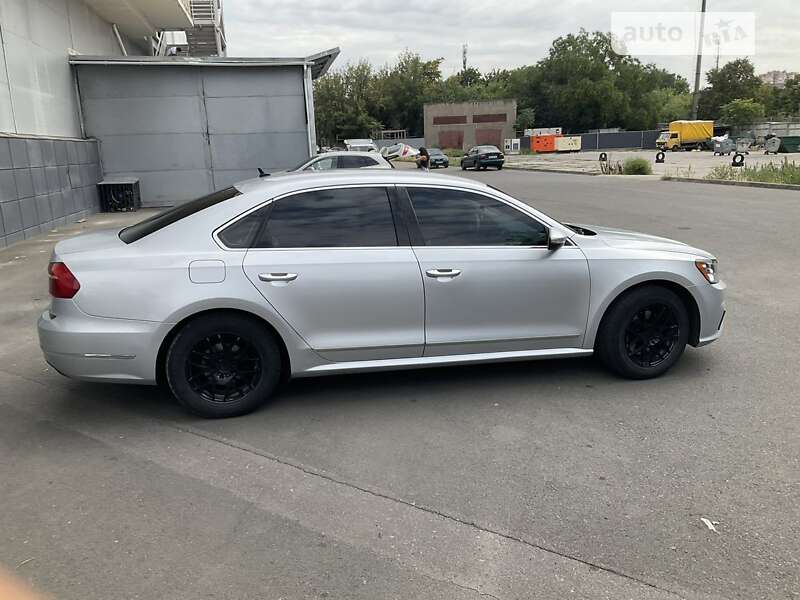 Седан Volkswagen Passat 2016 в Одессе