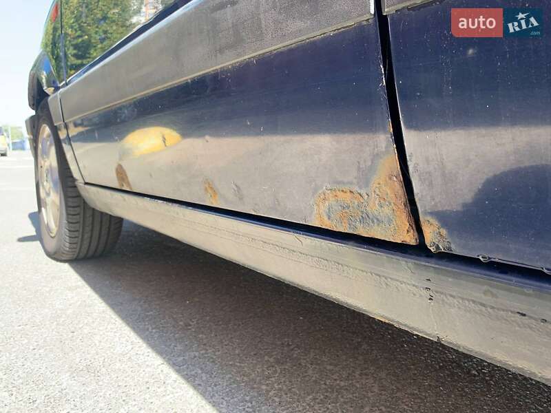 Седан Volkswagen Passat 1993 в Бучі