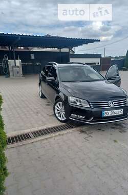 Универсал Volkswagen Passat 2011 в Борщеве