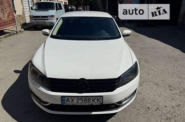 Седан Volkswagen Passat 2013 в Харкові