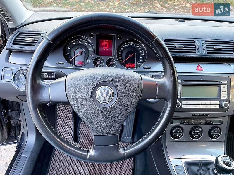 Седан Volkswagen Passat 2007 в Киеве