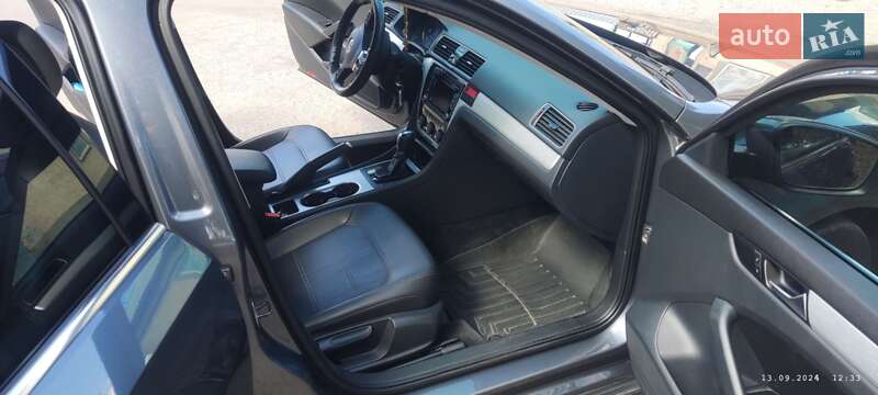 Седан Volkswagen Passat 2013 в Александрие