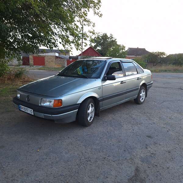 Седан Volkswagen Passat 1989 в Вознесенске