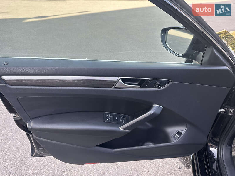 Седан Volkswagen Passat 2016 в Тернополе