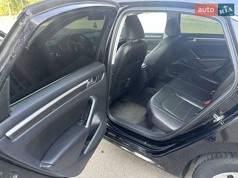 Седан Volkswagen Passat 2016 в Тернополе