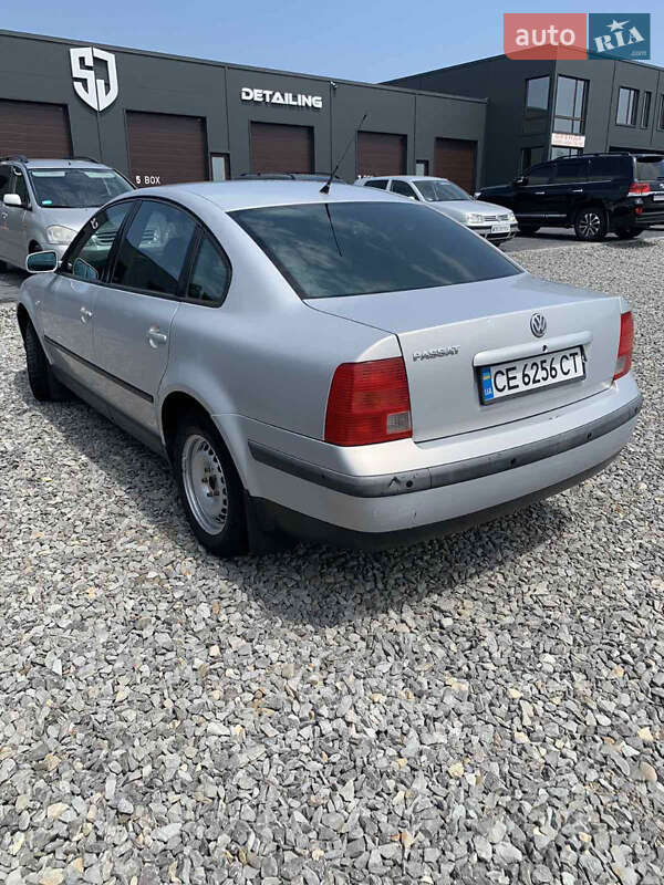Седан Volkswagen Passat 1997 в Чернівцях