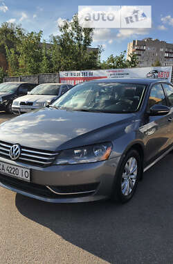 Седан Volkswagen Passat 2012 в Каменке