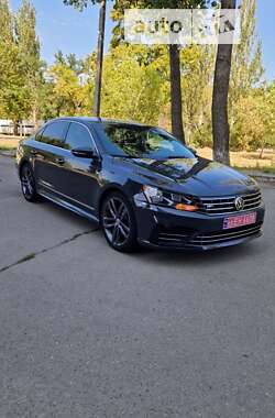 Седан Volkswagen Passat 2017 в Николаеве