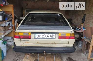 Хетчбек Volkswagen Passat 1986 в Костопілі