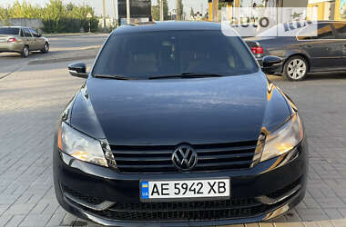 Седан Volkswagen Passat 2014 в Павлограді