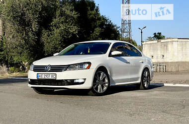 Седан Volkswagen Passat 2012 в Днепре