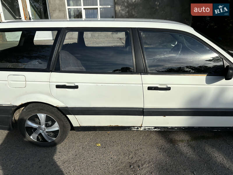 Универсал Volkswagen Passat 1991 в Смеле