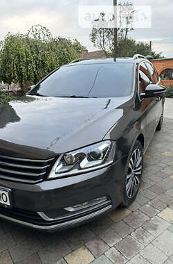 Универсал Volkswagen Passat 2012 в Луцке