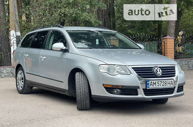 Универсал Volkswagen Passat 2010 в Житомире