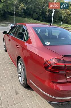 Седан Volkswagen Passat 2017 в 