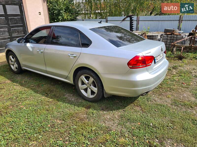 Седан Volkswagen Passat 2012 в Перечині