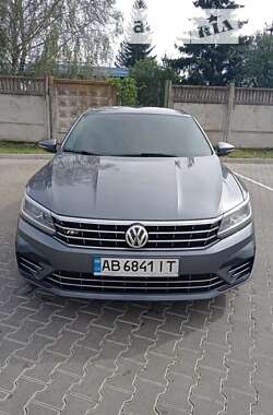 Седан Volkswagen Passat 2017 в Вінниці