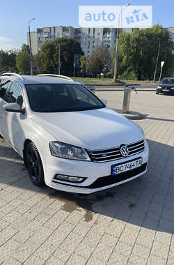 Універсал Volkswagen Passat 2013 в Дрогобичі