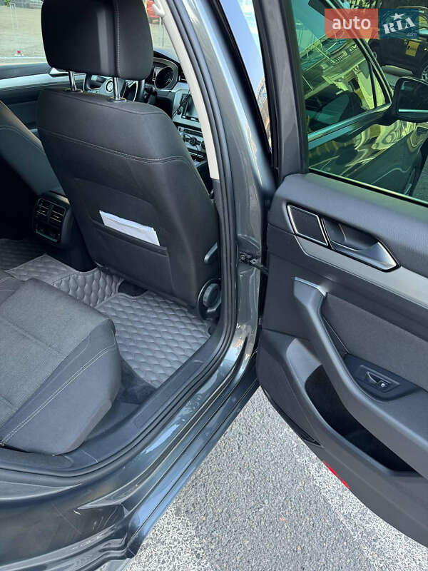 Универсал Volkswagen Passat 2015 в Днепре