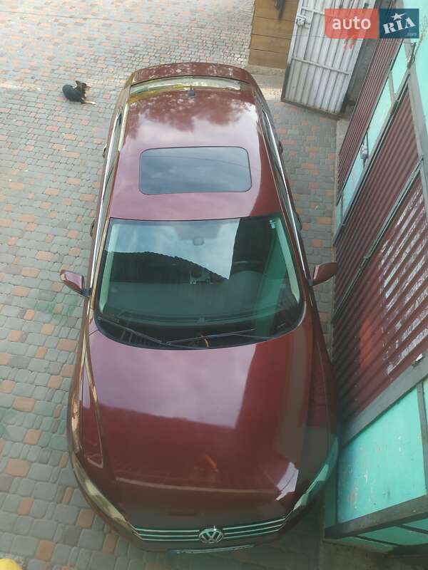 Седан Volkswagen Passat 2013 в Рокитному