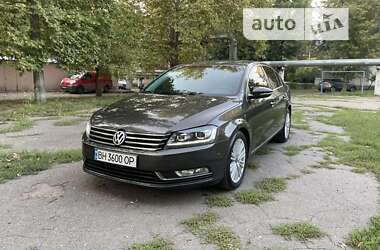 Седан Volkswagen Passat 2013 в Одессе