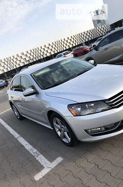 Седан Volkswagen Passat 2013 в Одесі