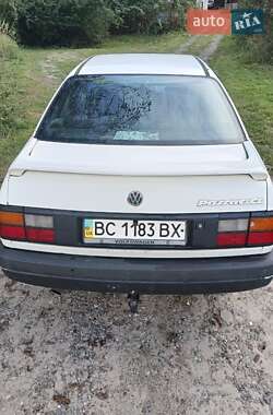Седан Volkswagen Passat 1988 в 