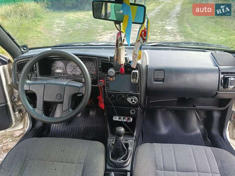 Седан Volkswagen Passat 1988 в Брюховичах