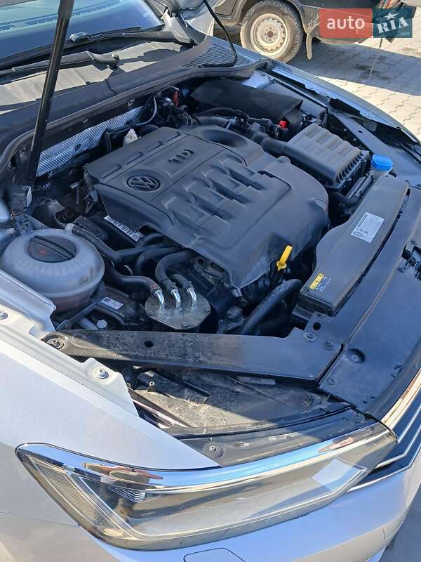 Седан Volkswagen Passat 2016 в Южном