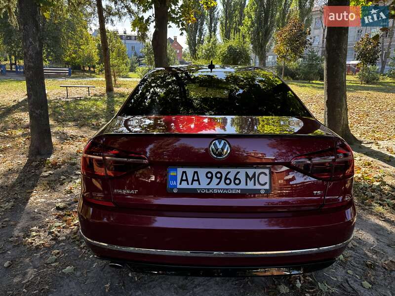 Седан Volkswagen Passat 2018 в Киеве