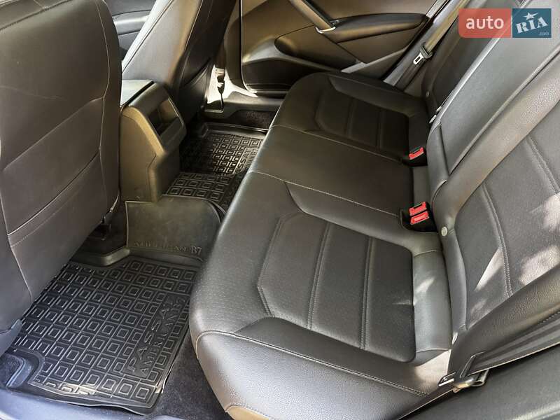 Седан Volkswagen Passat 2018 в Киеве