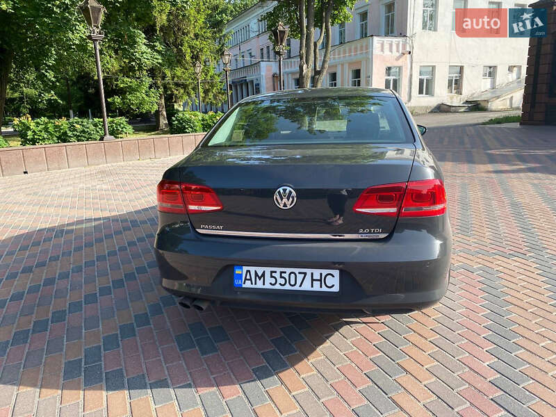 Седан Volkswagen Passat 2012 в Звягеле