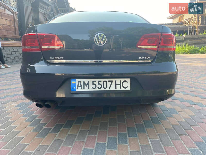 Седан Volkswagen Passat 2012 в Звягеле