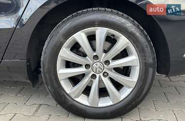 Универсал Volkswagen Passat 2014 в Черновцах
