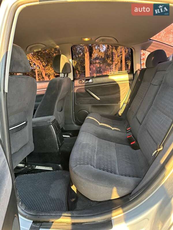 Седан Volkswagen Passat 2001 в Сарнах